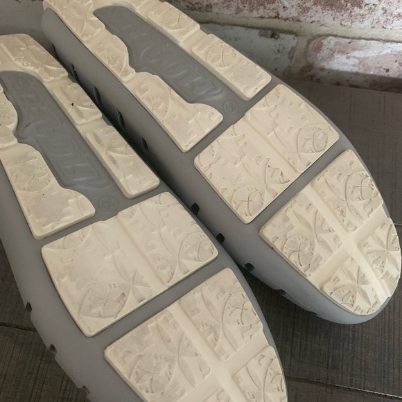 Floafers - Picture 2 of 3